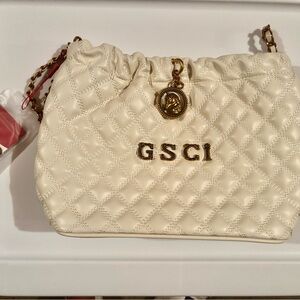 Gucci inspires soft leather bag